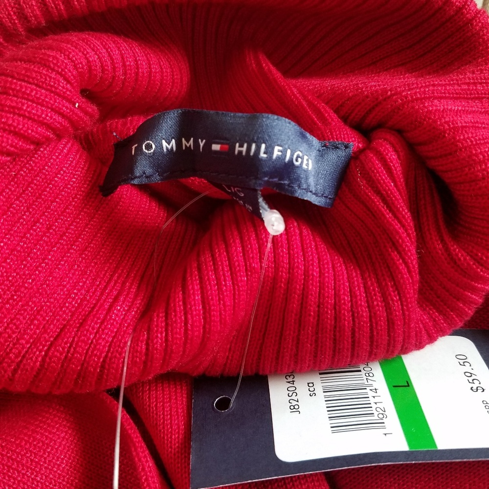 NEW 💯 Tommy Hilfiger Turtleneck Red/Black/White - Picture 7 of 12